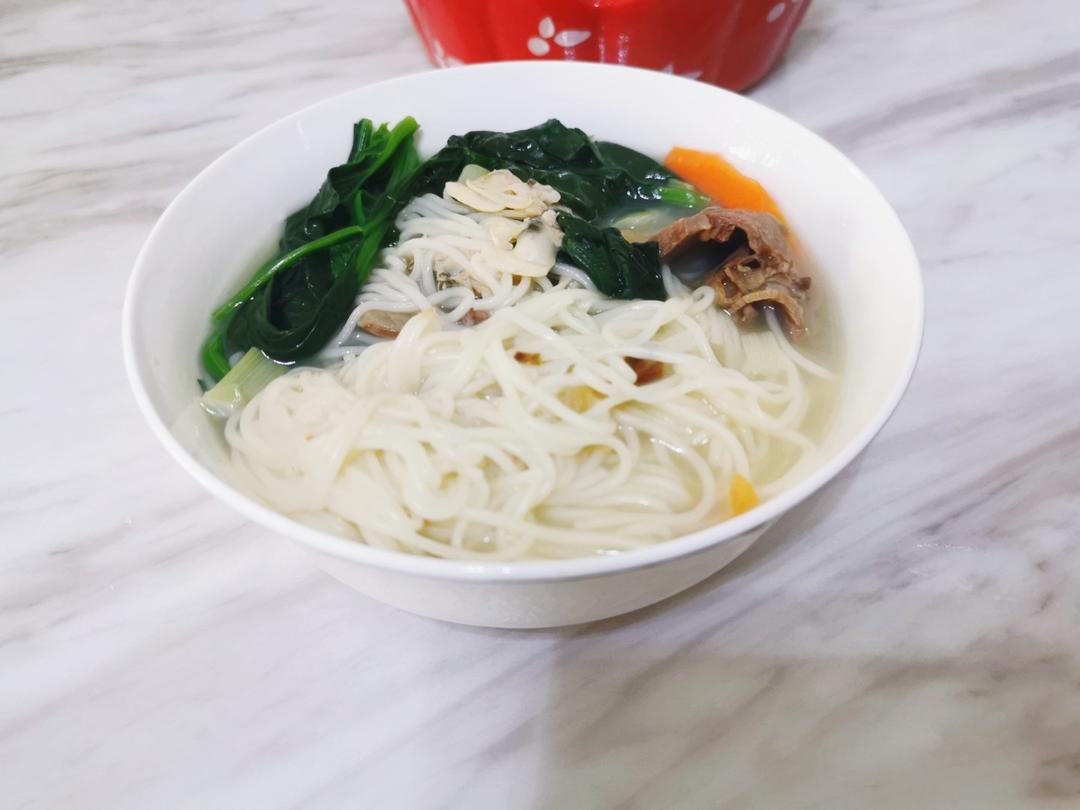 太鲜啦！蛤蜊面条