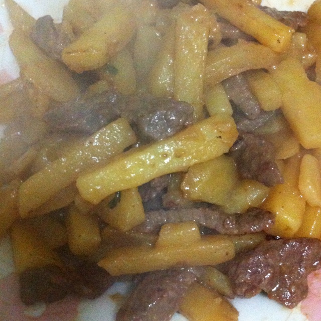牛肉炒土豆