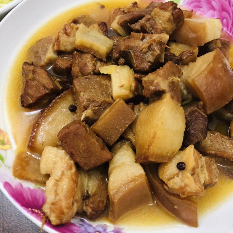 红烧肉炖土豆