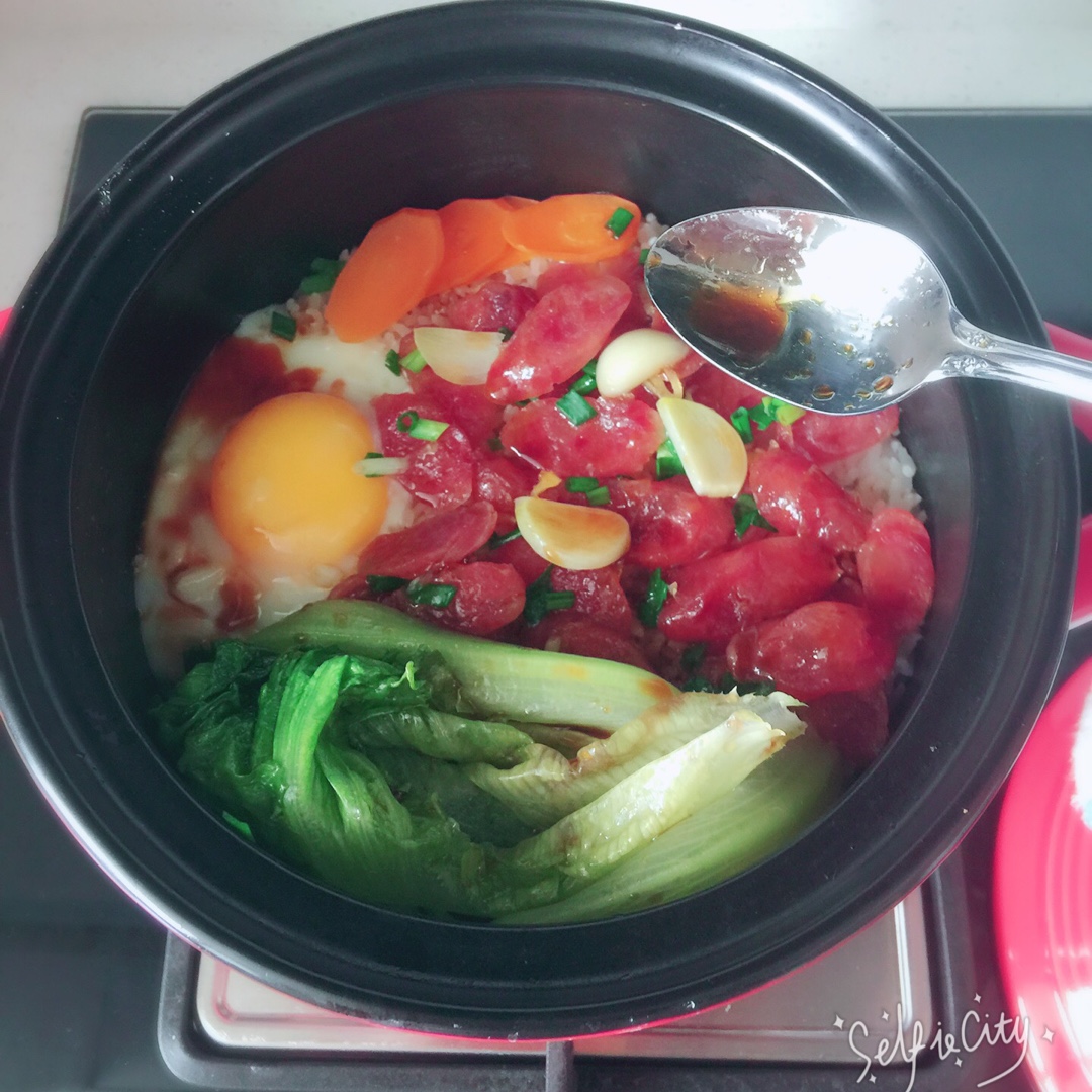香肠煲仔饭