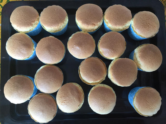 软绵绵戚风纸杯蛋糕