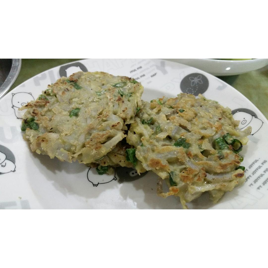 懒人快手餐：鸡蛋藕饼