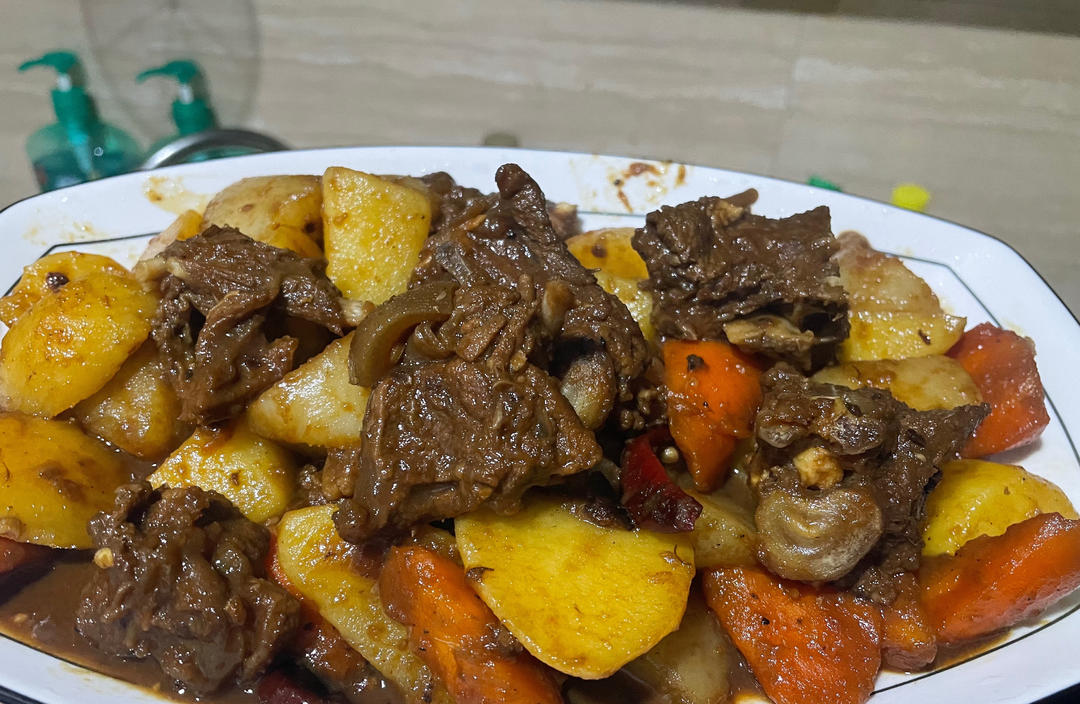 酥而不腻的红烧羊排