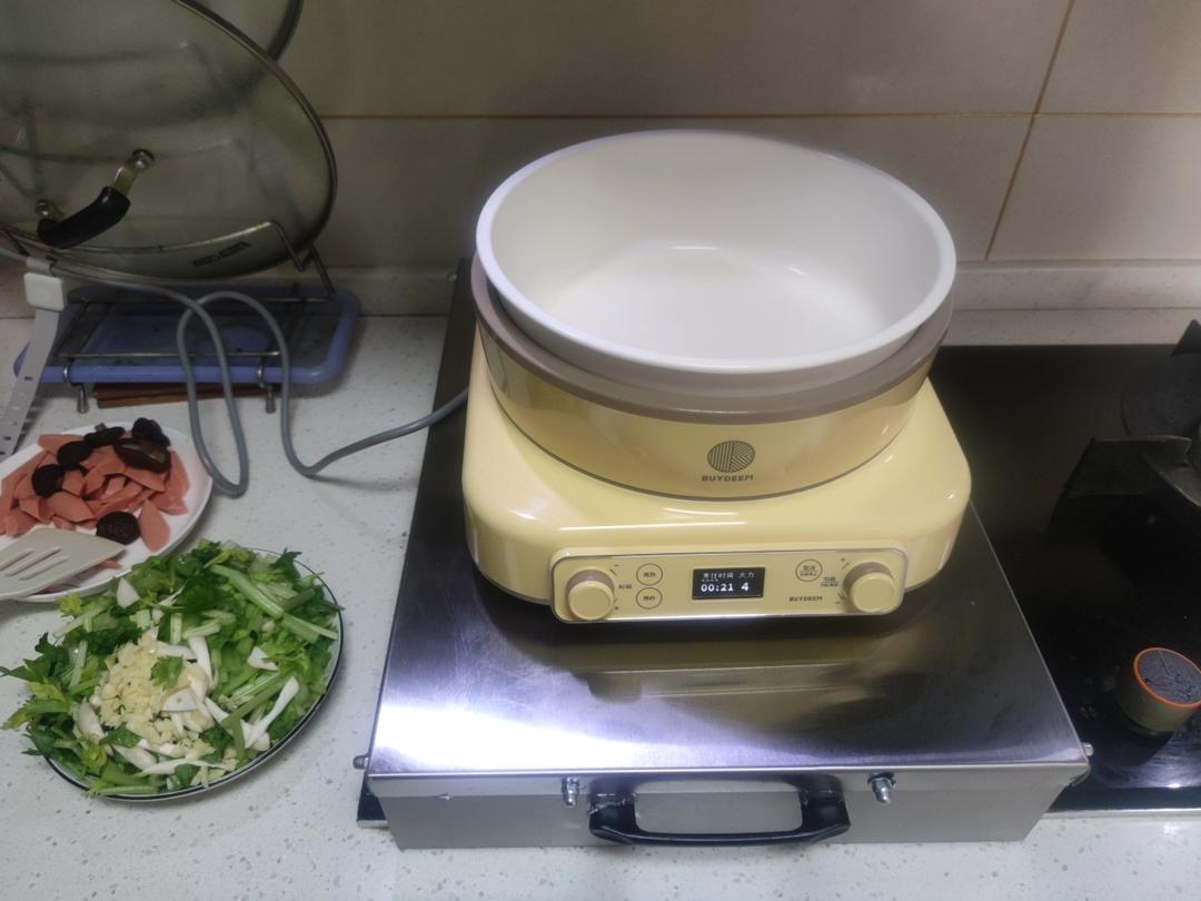 土豆腊肠焖饭【电磁炉食谱11月】