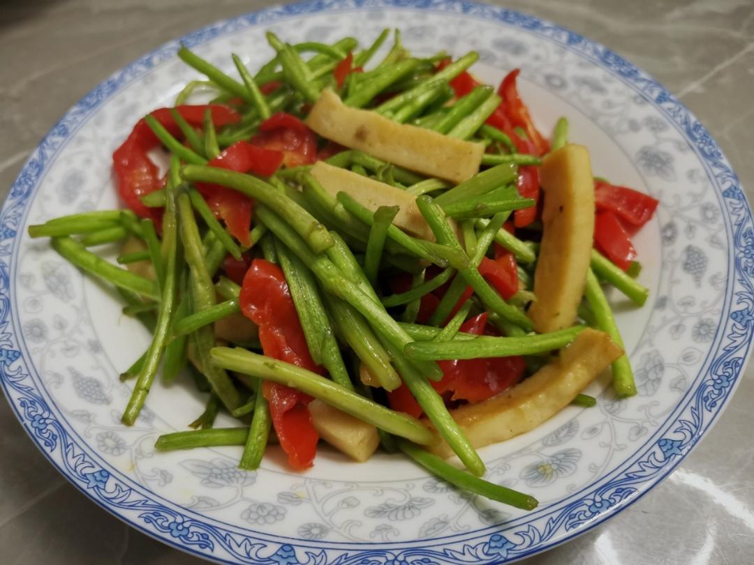 清炒芦蒿（2分钟炒完）