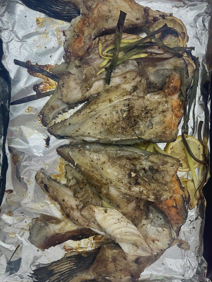 盐烤三文鱼头