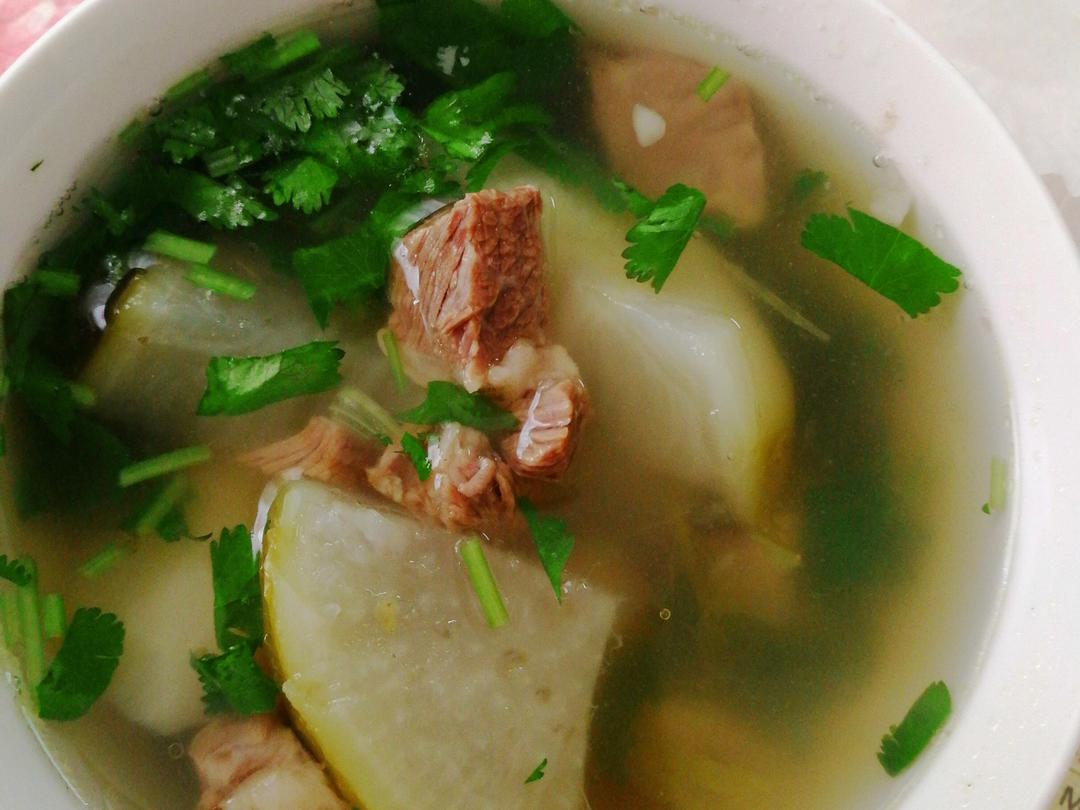 牛肉炖萝卜
