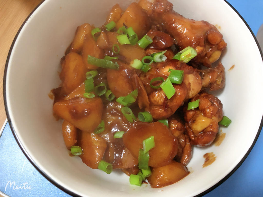 鸡翅根烧土豆好吃到爆