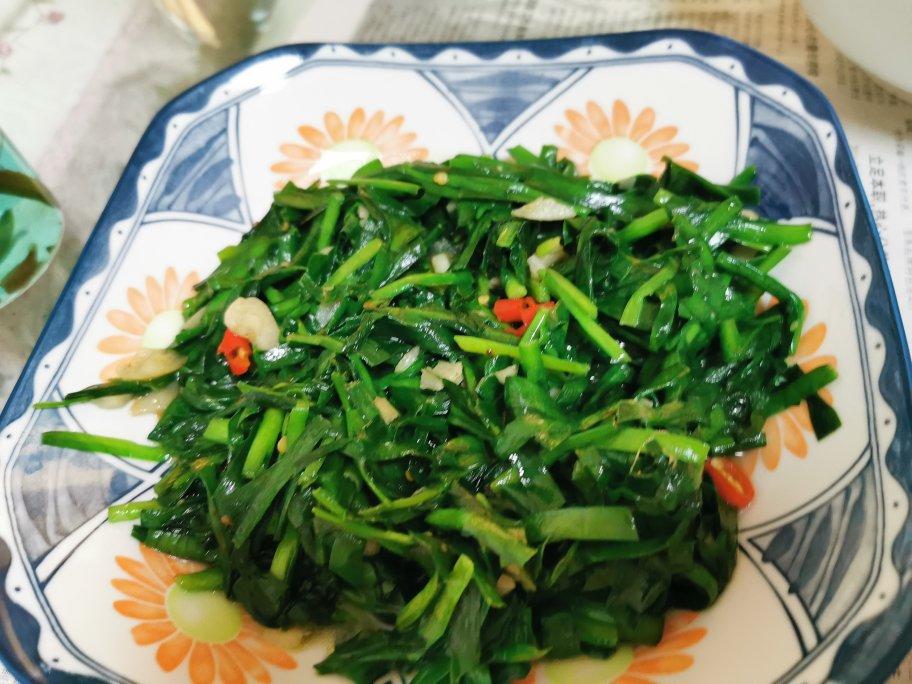 迷糊雷做的素炒韭菜