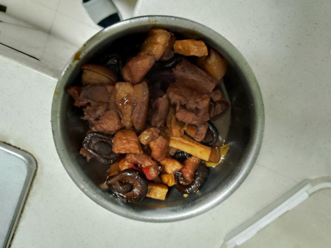 不焯水不放油的家常红烧肉