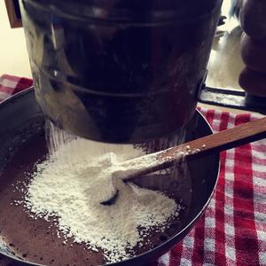 酸奶油巧克力香蕉面包
（像蛋糕的快手面包）的做法 步骤2