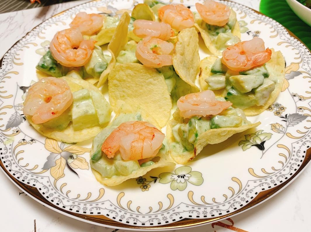 薯片牛油果大虾沙拉