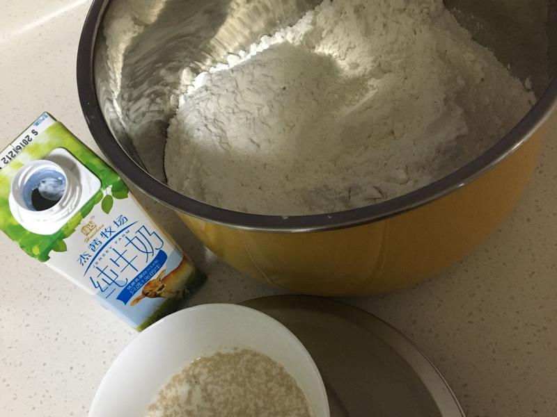 纯奶手撕吐司的做法 步骤1