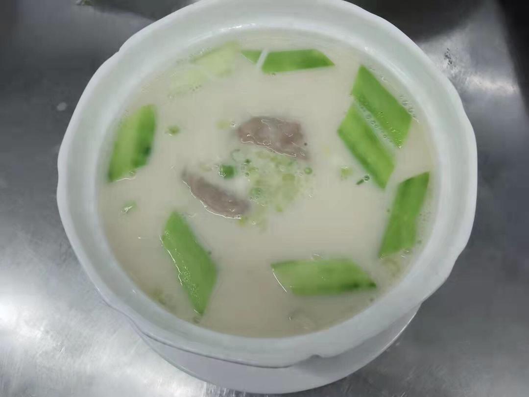 浓汤鱼皮饺
