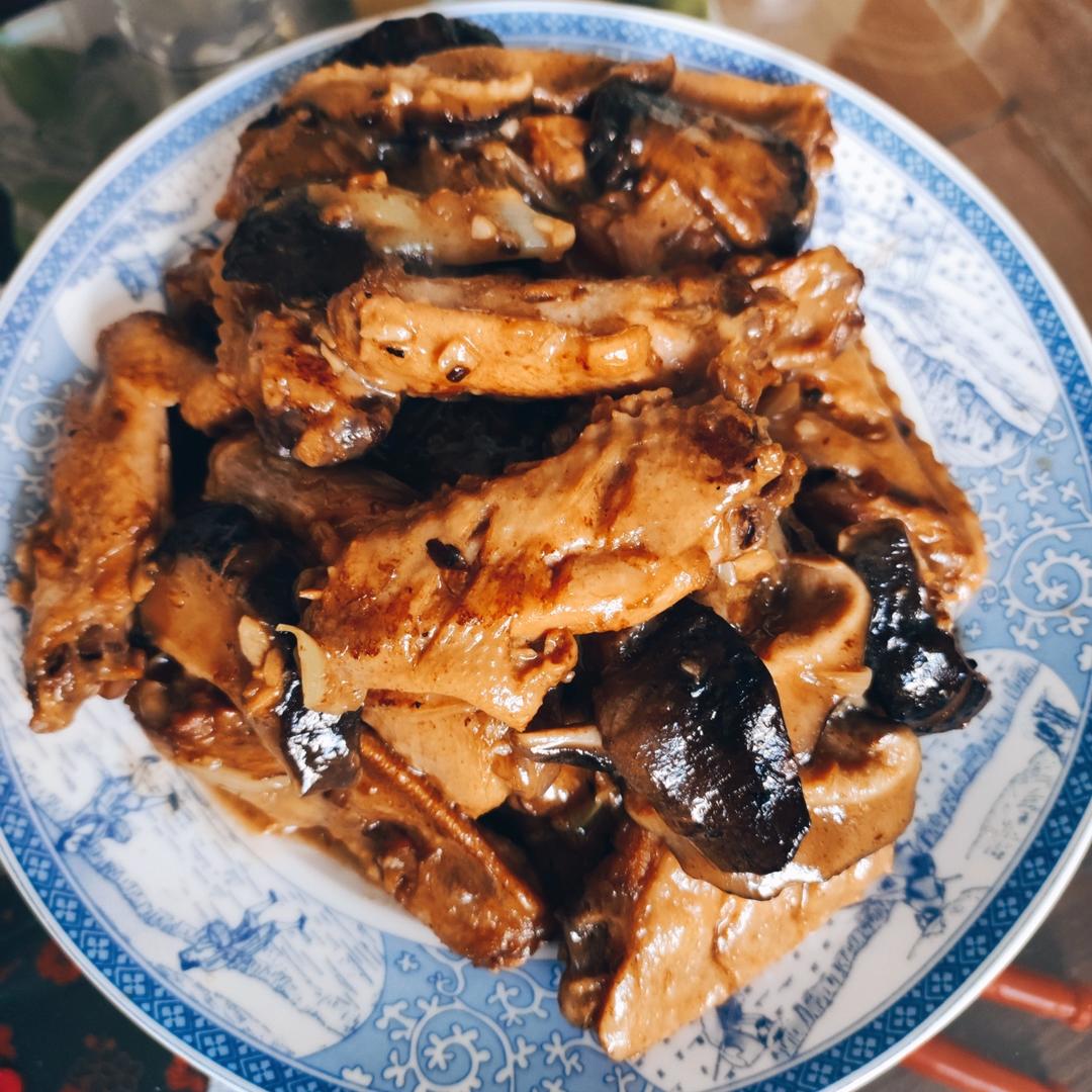 不要再可乐鸡翅了，求求你试试蒜香鸡翅吧，香味捅破天花板！