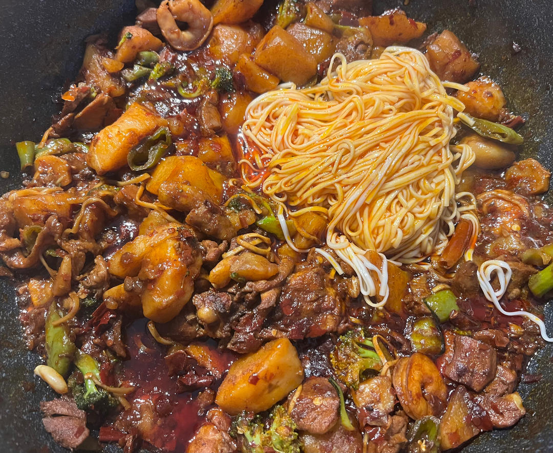 比店里好吃的重庆鸡公煲！