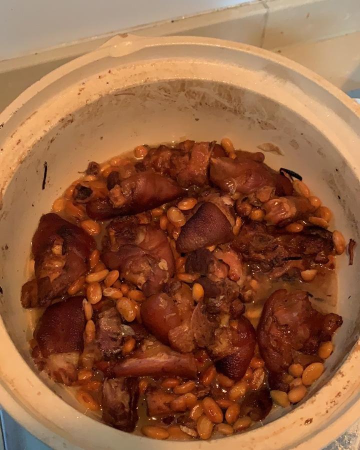 向往的生活之黄小厨版不加水地黄豆猪蹄煲