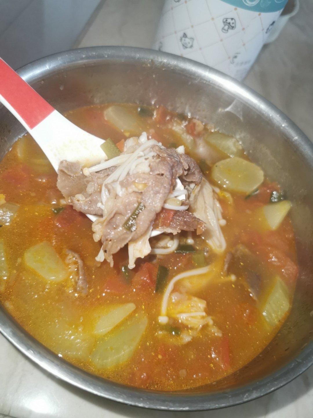 酸汤肥牛金针菇