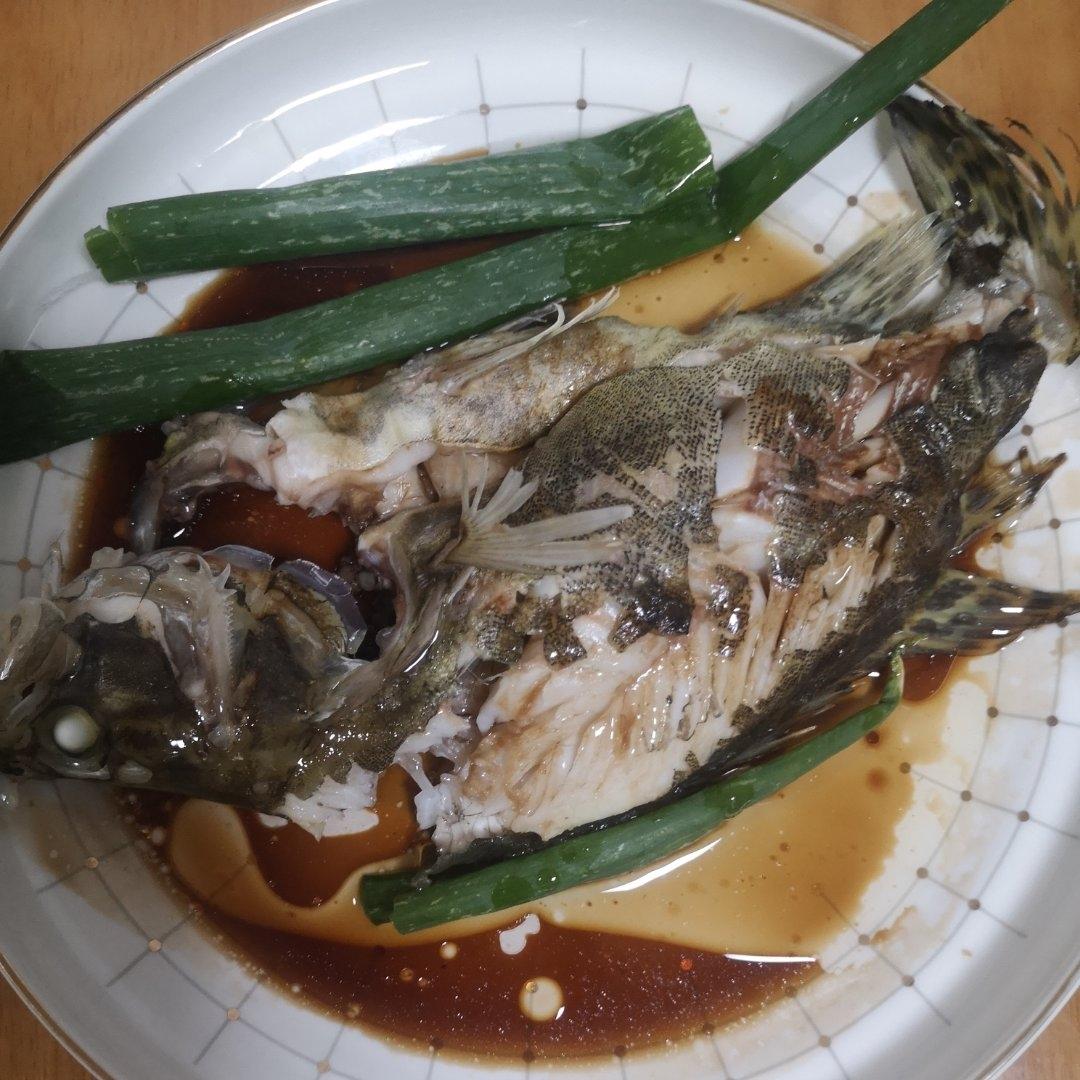 清蒸鲈鱼（家常做法）