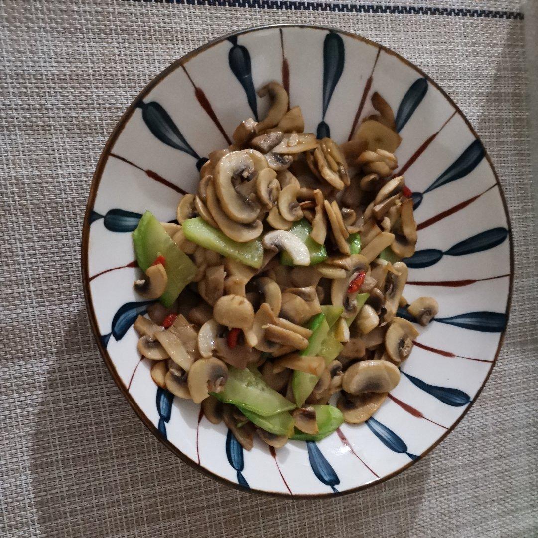 炒口蘑（快手鲜香炒口蘑）