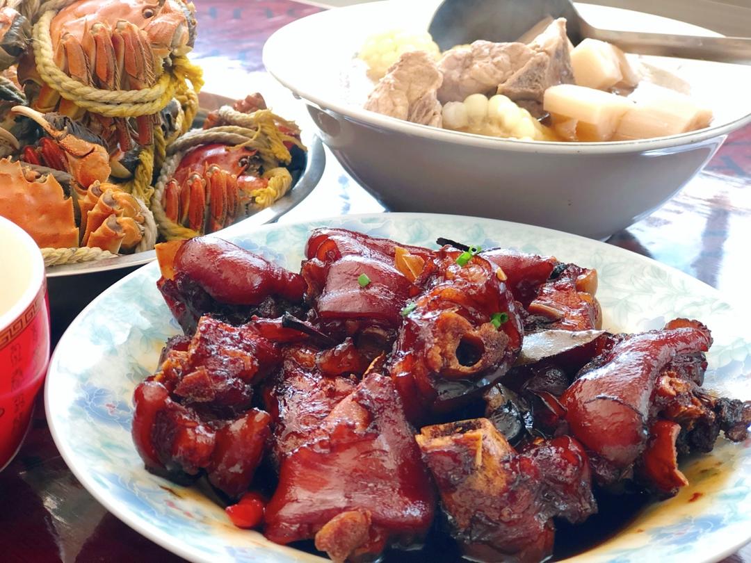 美味的家常菜：红烧猪蹄