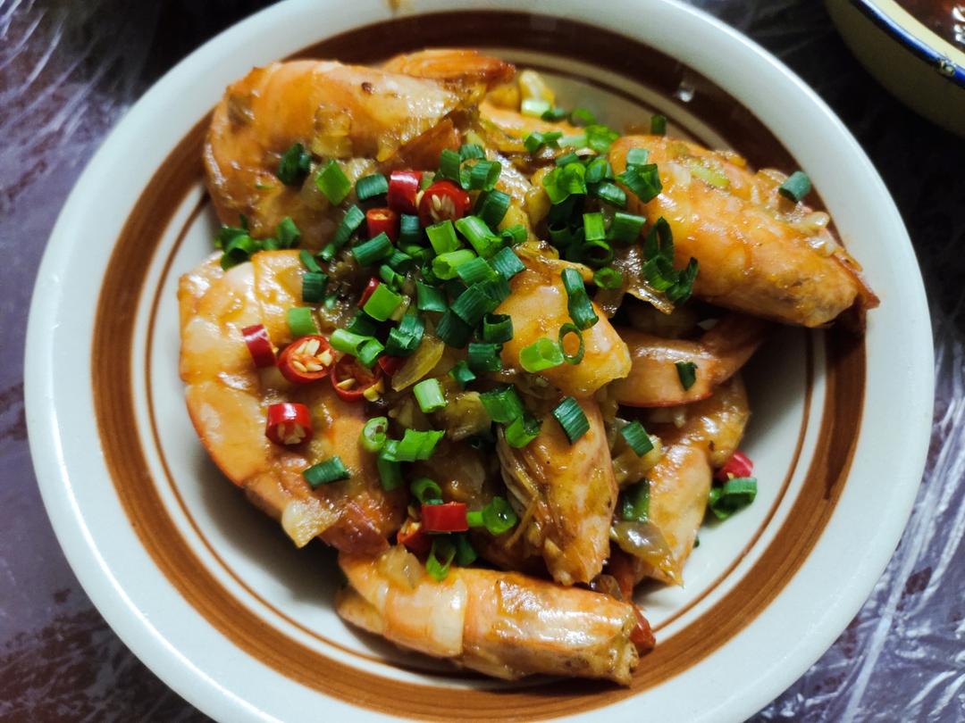 黄油蒜蓉煎大虾