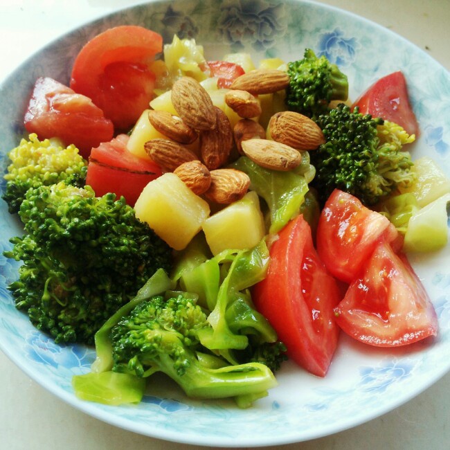 清爽排毒菌类蔬菜沙拉