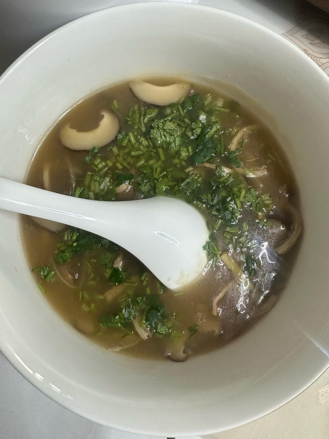 降温了，来一锅暖心又暖胃的酸辣肚丝汤太幸福了