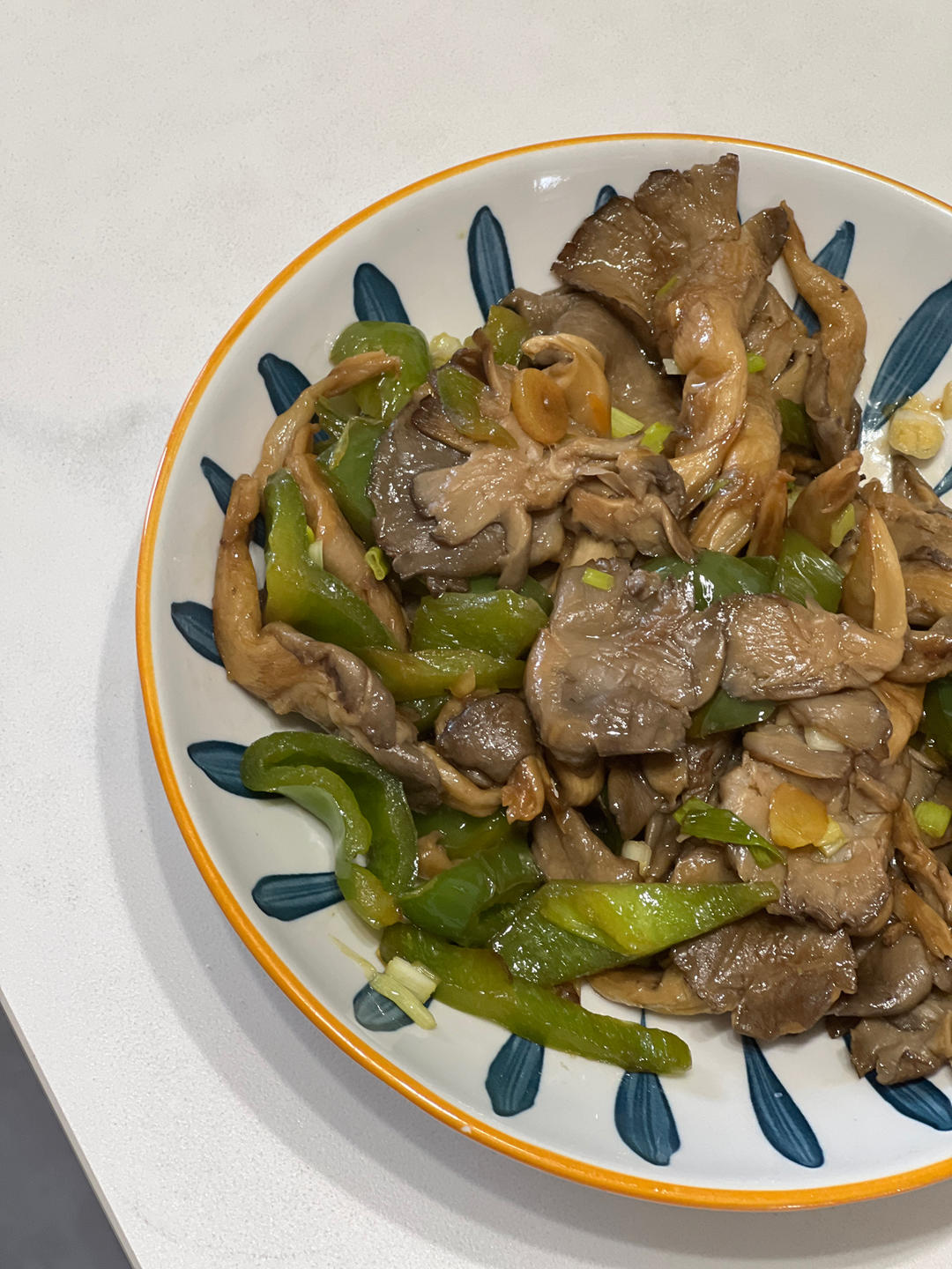 香辣好吃的炒平菇