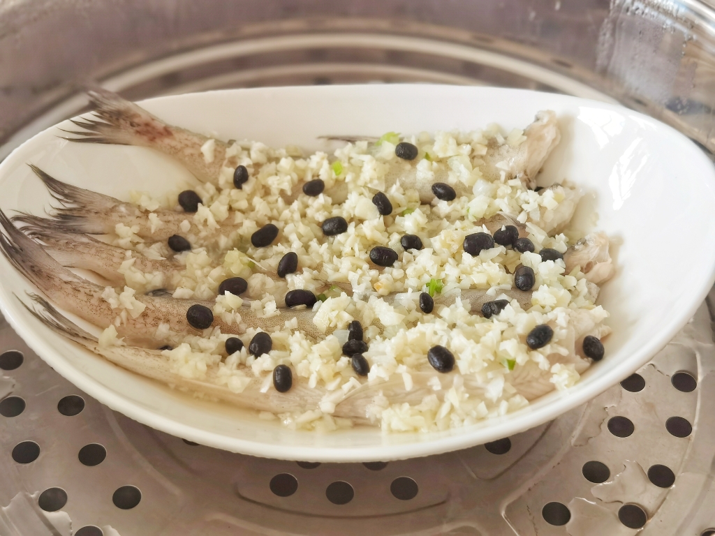 豆豉蒜蓉龙头鱼的做法 步骤10