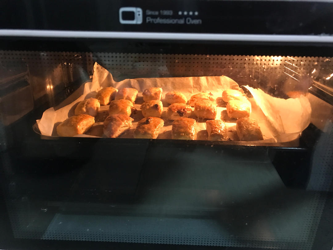 Mini司康~淡奶油消耗大法！