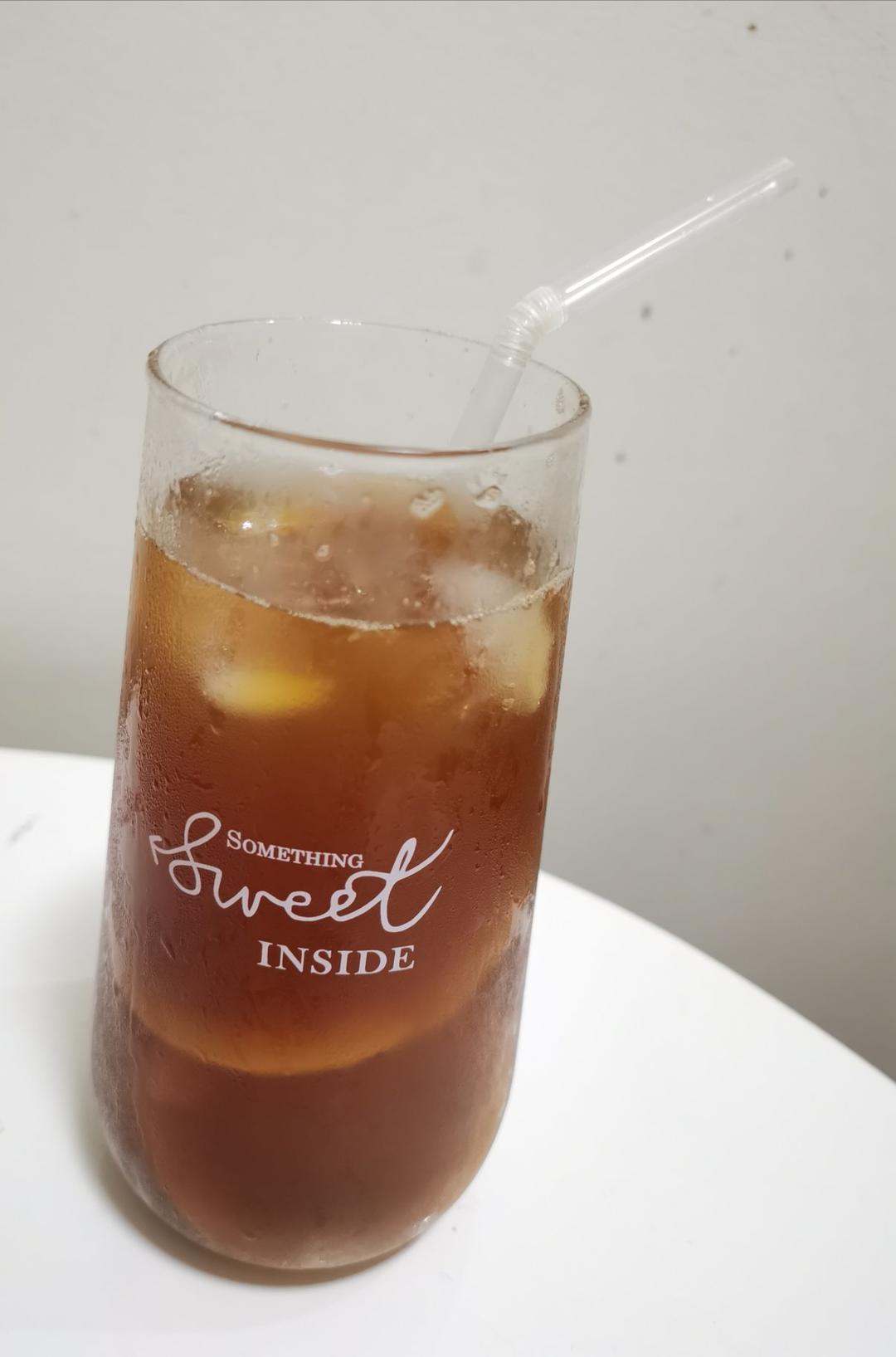 想喝饮料又怕不健康？自制柠檬红茶来了！