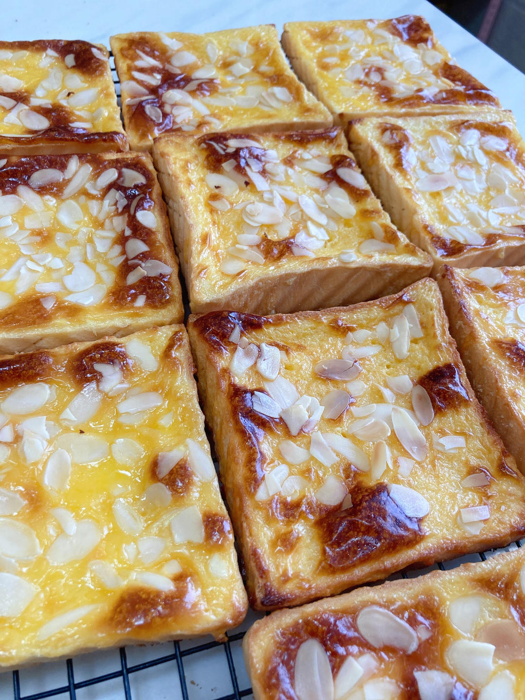 零失败快手岩烧乳酪(熔岩吐司)十分钟网红早餐，好吃哭