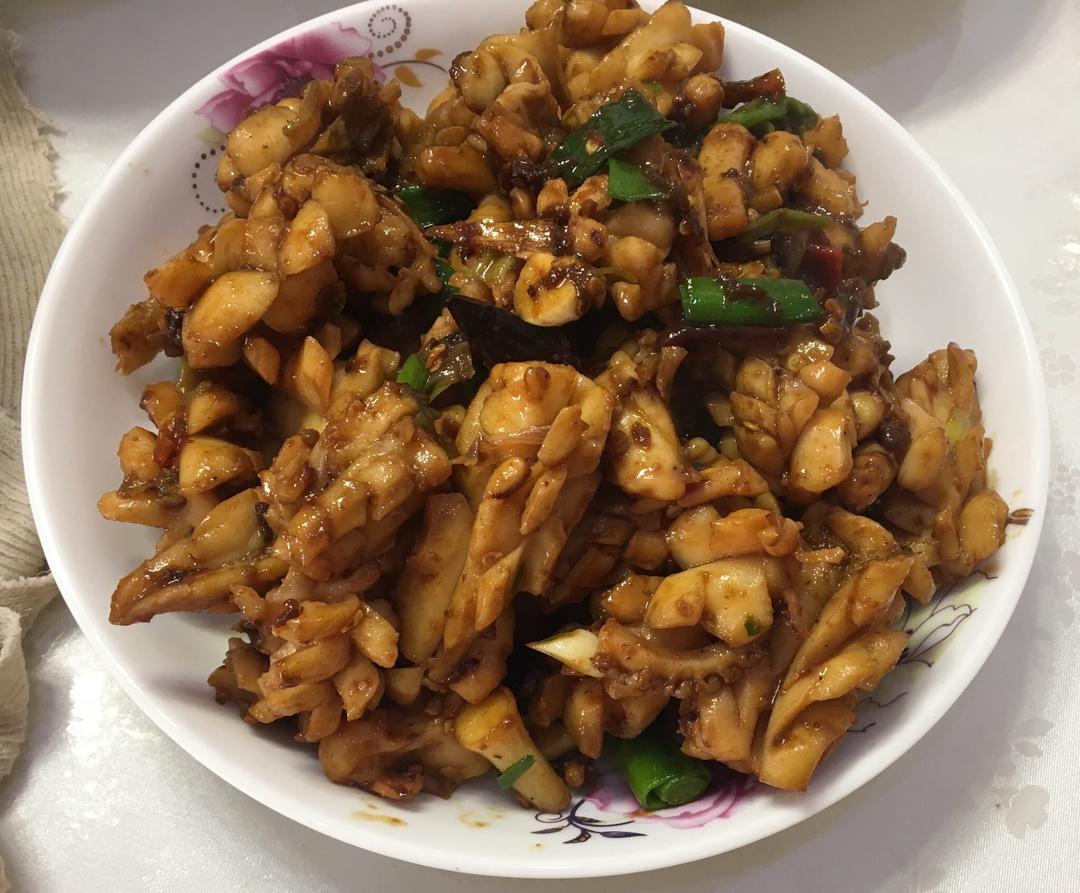 杨小厨一日菜谱——爆炒鱿鱼🦑（孜然味）