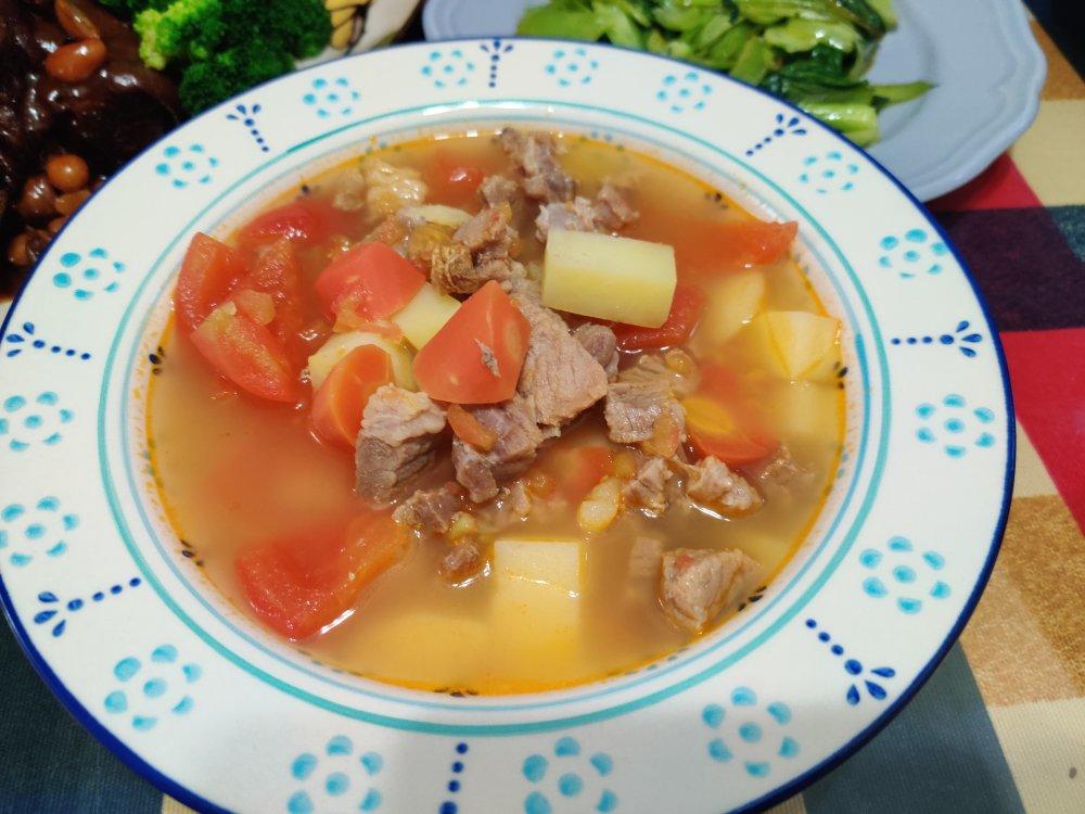土豆番茄牛腩汤