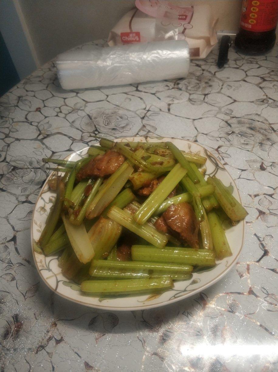 芹菜炒五花肉