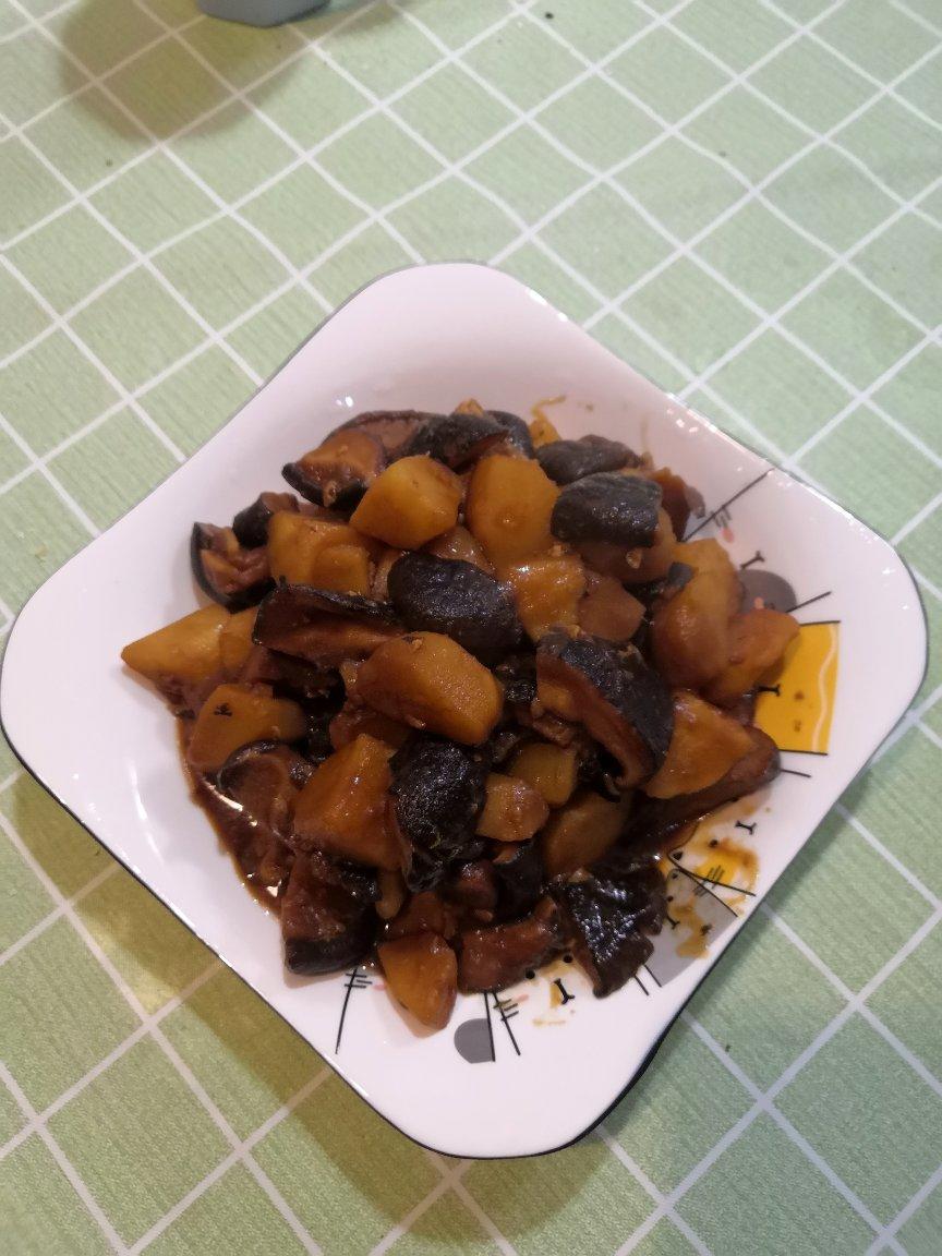 香菇炖土豆