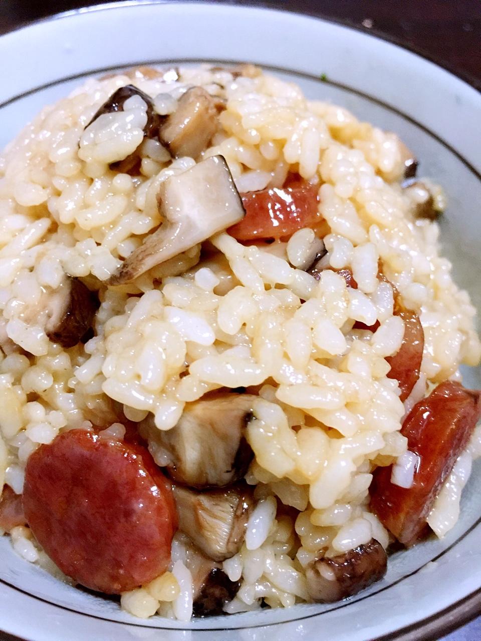 电饭锅版香菇腊肠饭