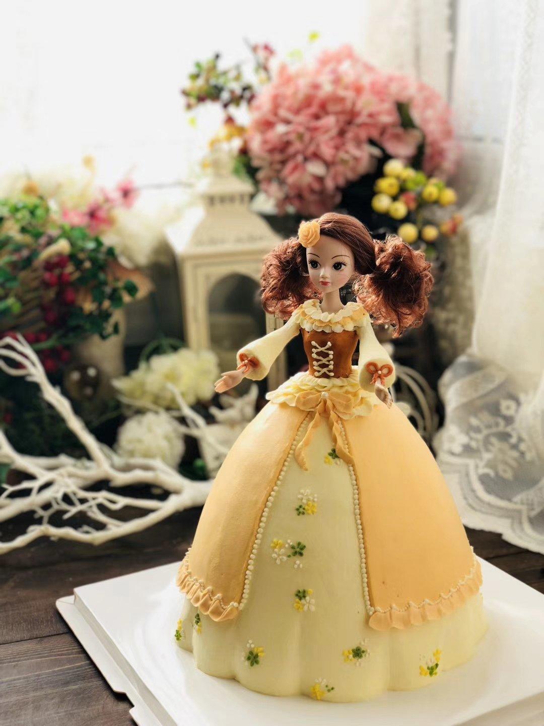 梦幻时尚的芭比蛋糕