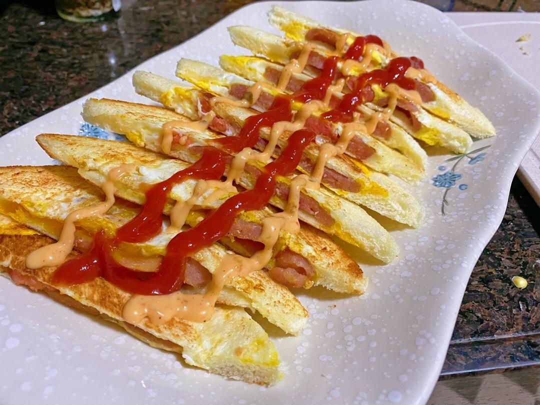 土司煎蛋 Egg-in-a-hole