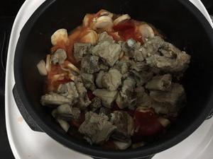 茄汁排骨炖蘑菇的做法 步骤9