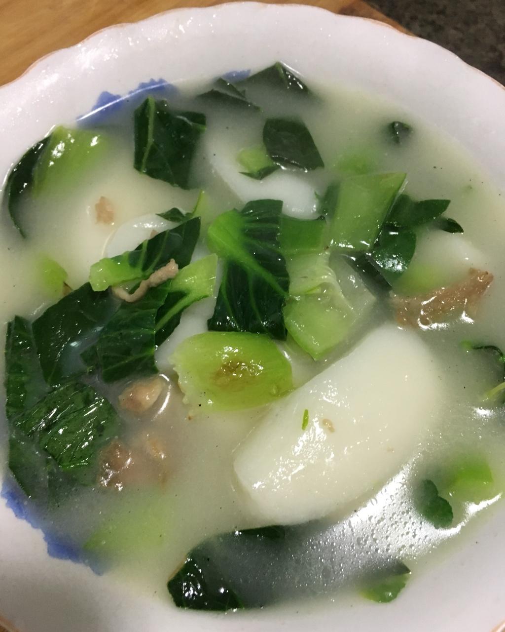 家的味道：青菜肉丝年糕汤