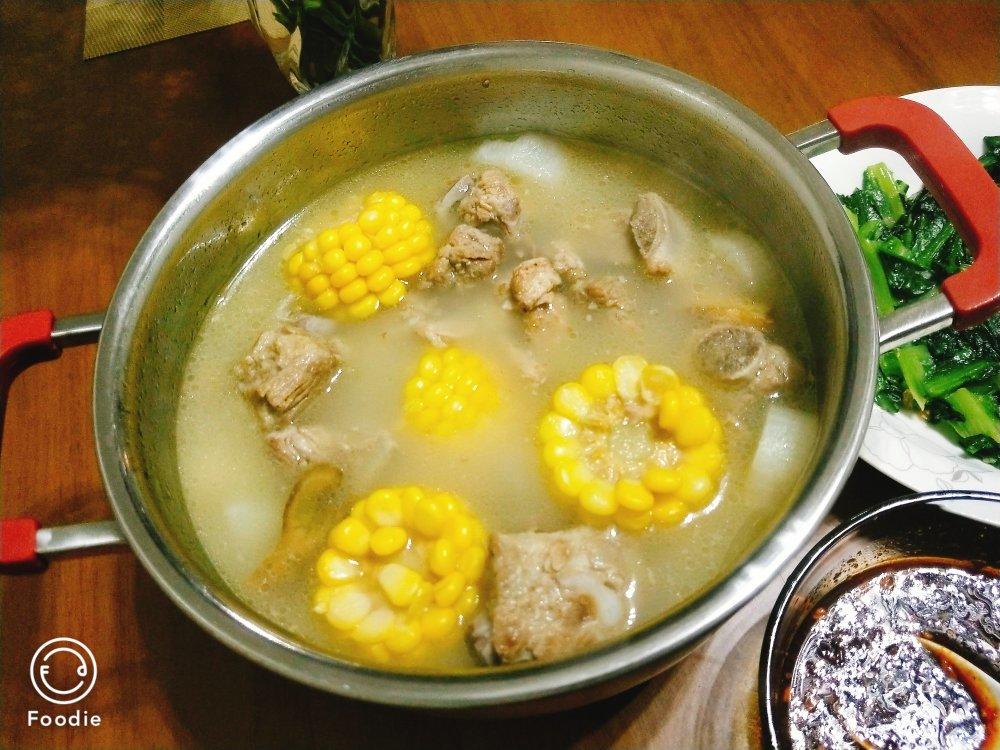 排骨山药玉米汤