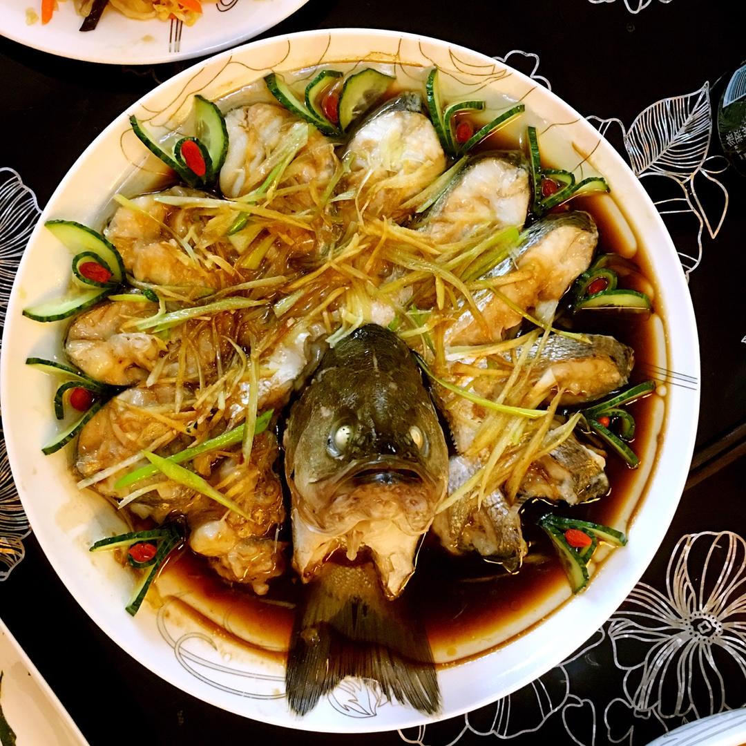 大富大贵开屏鱼