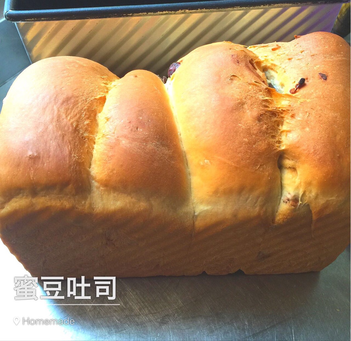 鲜奶红豆吐司