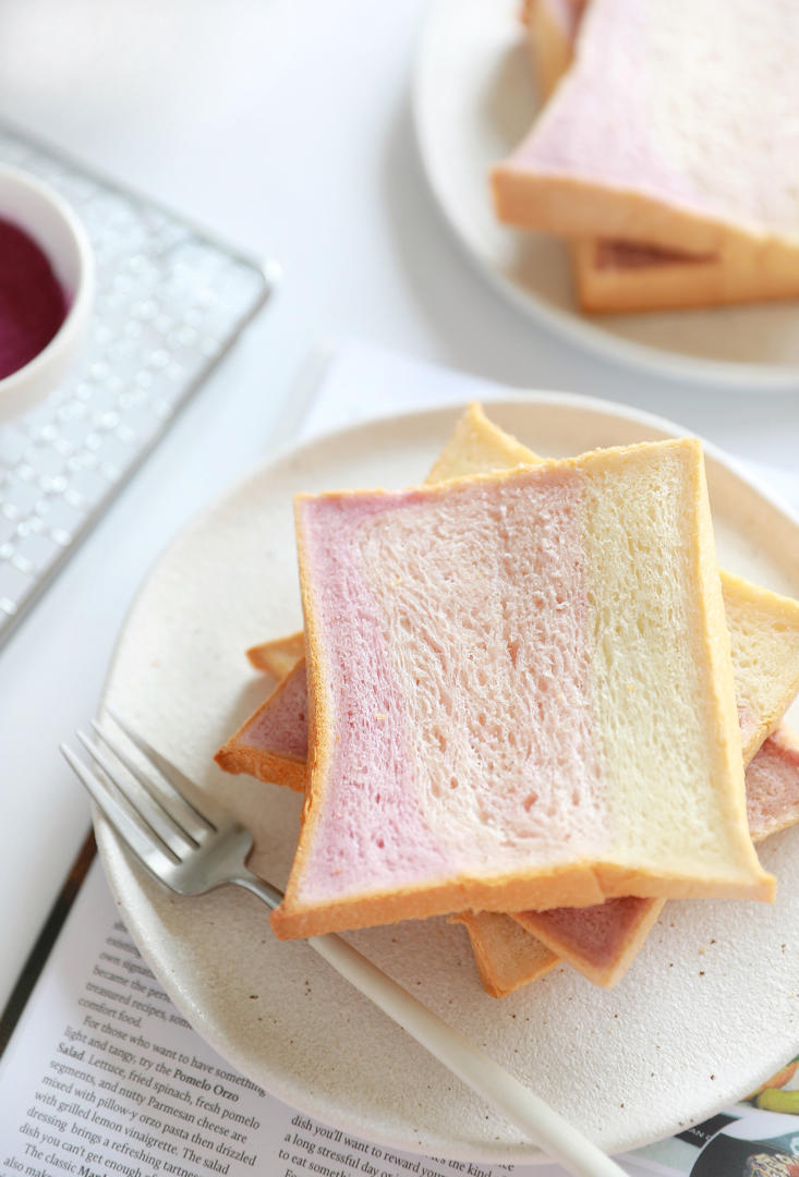 亦荷yihe做的少女心爆棚的渐变色吐司