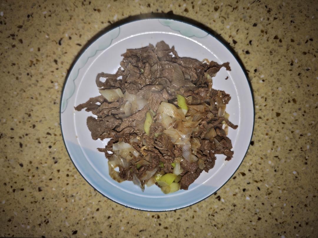 葱香浓郁的葱爆牛肉