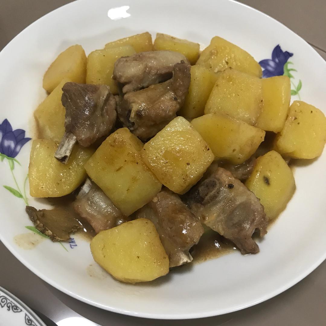 土豆炖排骨