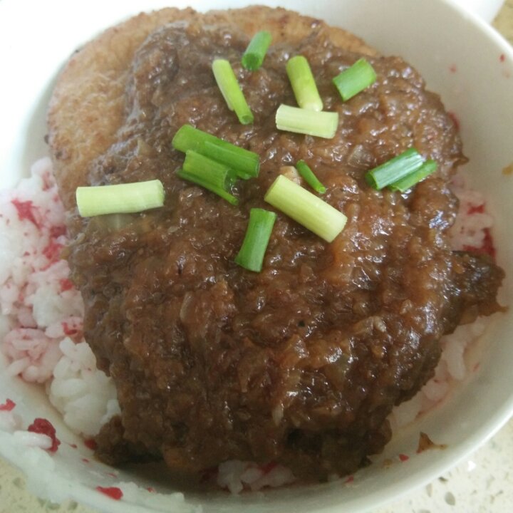食戟之灵-- 夏里亚宾牛排盖饭