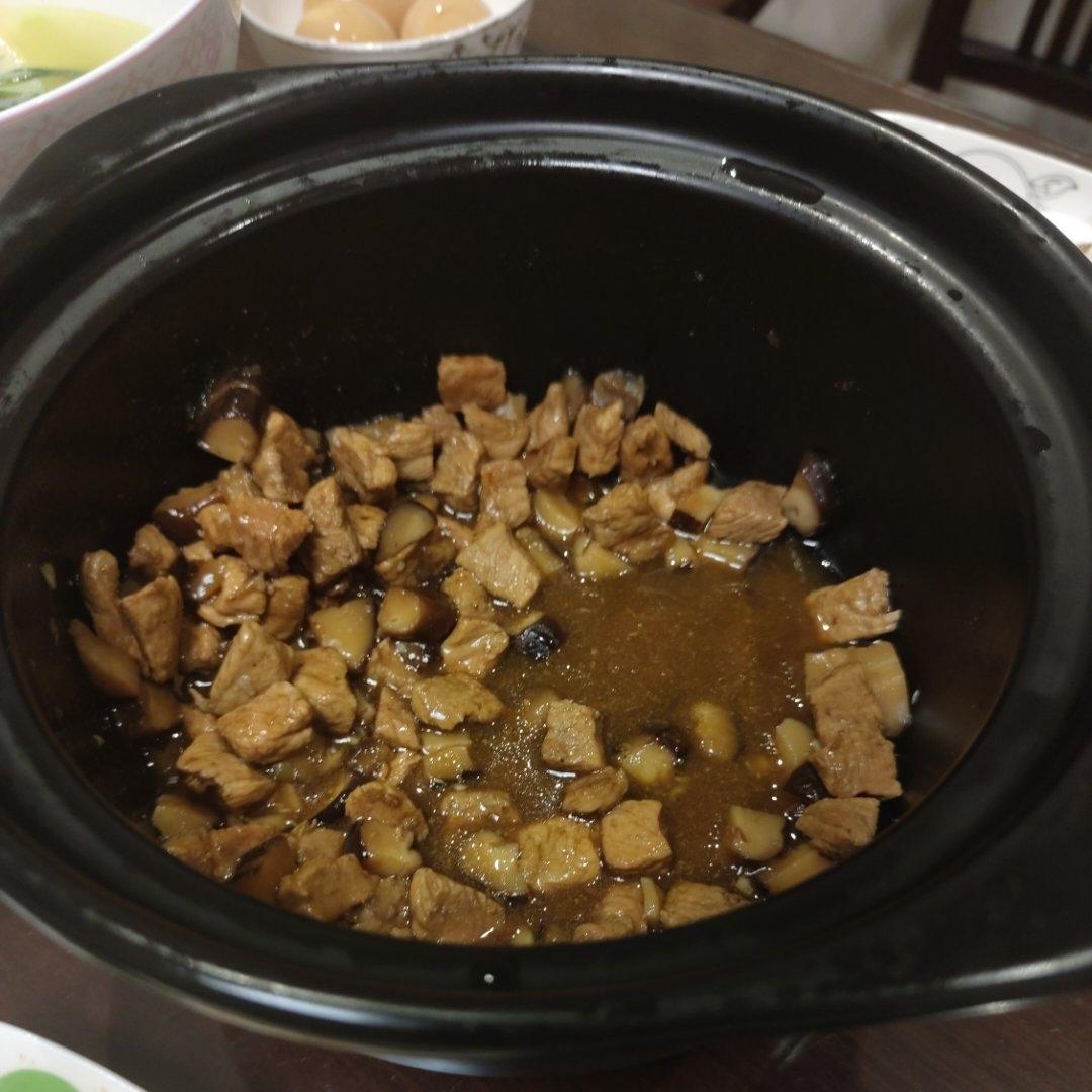 卤肉蘑菇